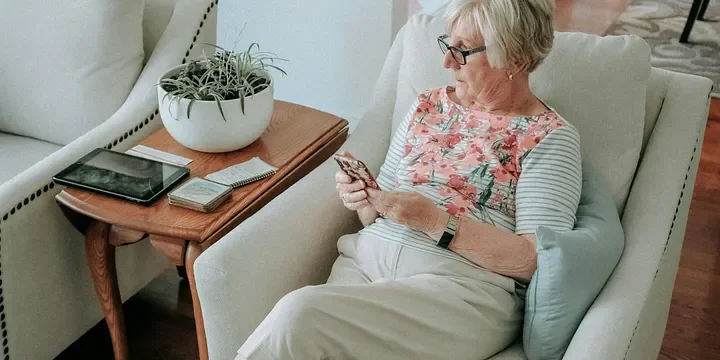 Featured image of post Why Women with Pensions Don’t Look for a Companion After Retirement? Three Aunts Tell the Truth