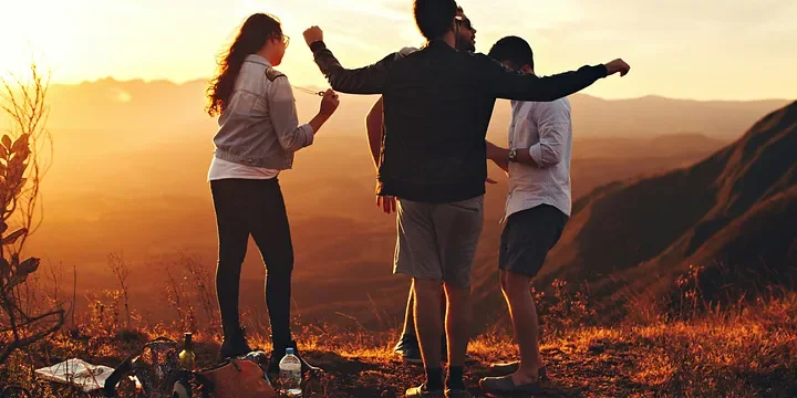 Featured image of post Smart People Don’t Hang Out with These Three Types of People
