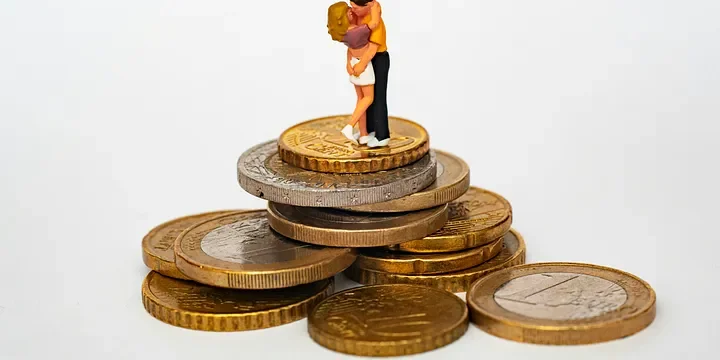 Featured image of post Balancing Love and Financial Responsibilities in Marriage