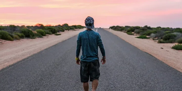 Featured image of post People Who Can Hold onto Happiness are not Honest People, but Secretive “Tough Guys”