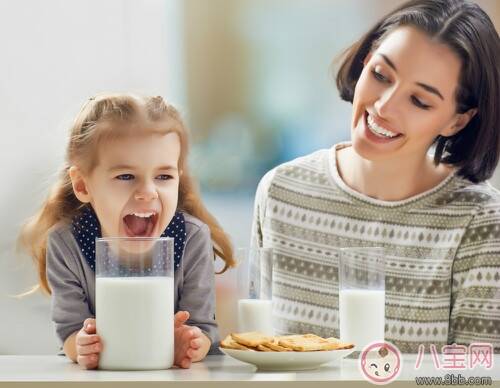 孩子吃奶片真的可以代替喝牛奶吗  吃奶片有哪些注意事项