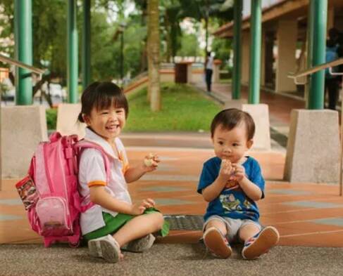 幼儿园大班安全活动教案 2022幼儿园安全小卫士活动反思