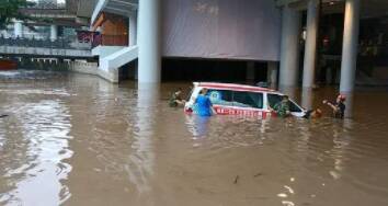 四川重庆暴雨,较强冷空气影响我国东部地区:重庆湖北安徽等地有较强降水