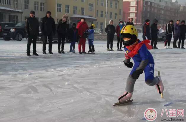 安静的孩子适合练滑冰吗 小孩学溜冰的最佳年龄