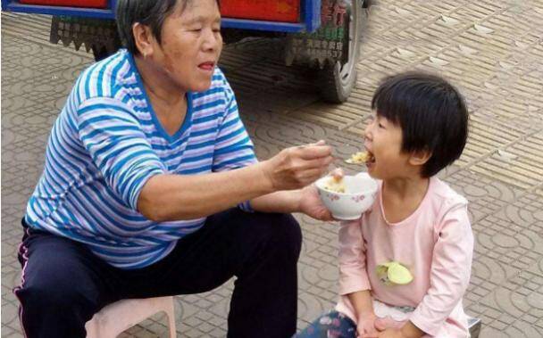 4岁孩子睡个午觉后，就再也没有醒来，姥姥知道原因后瘫坐在地