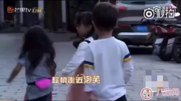 怎么正确看待异性宝宝之间的亲亲 宝宝之间互相亲亲好不好